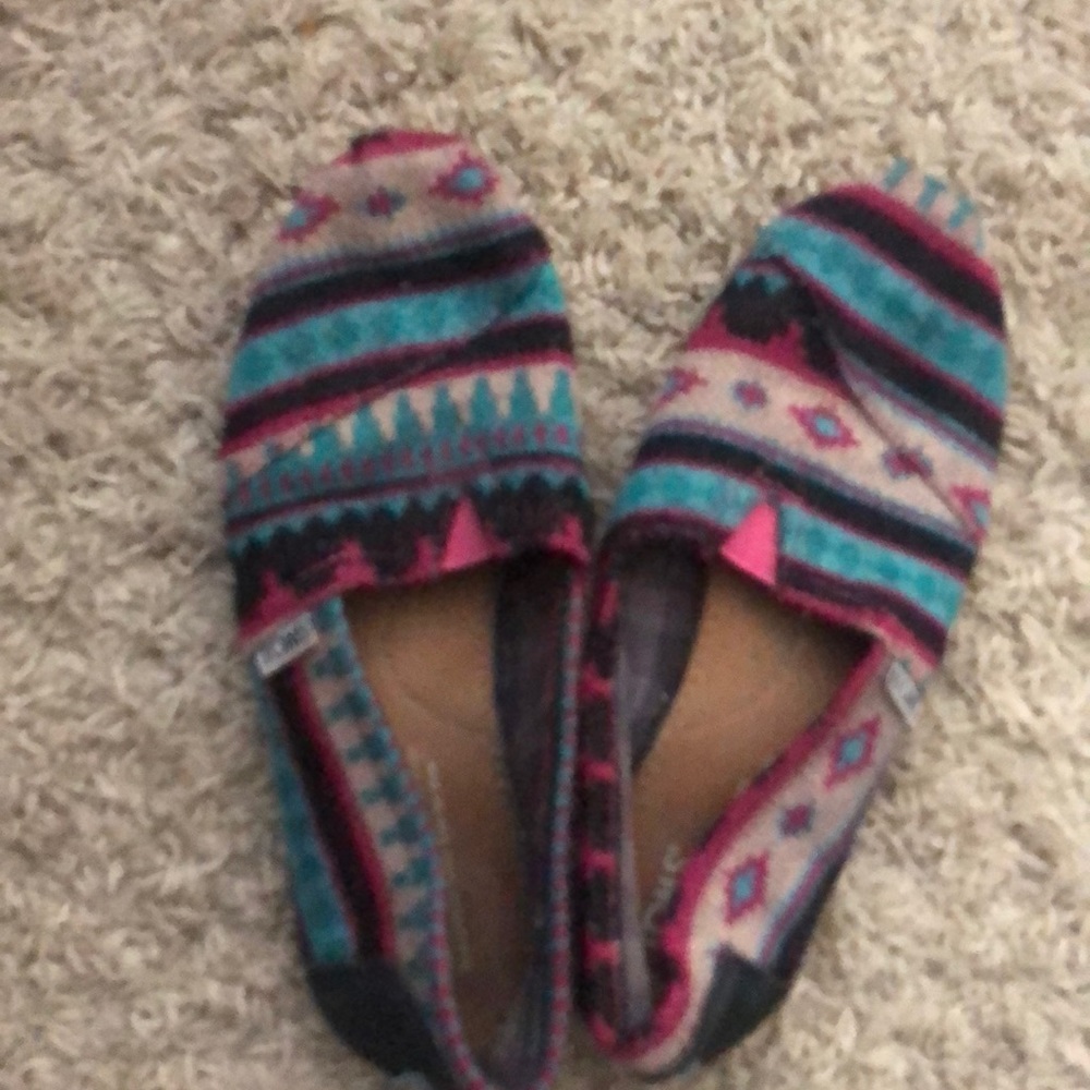 Toms size 7